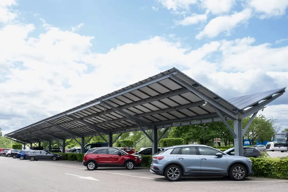 Entretien d’une ombrière solaire